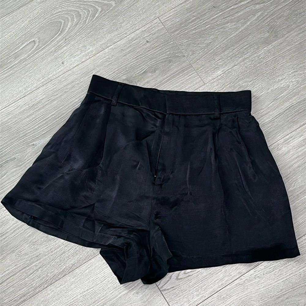CASUAL SHORT